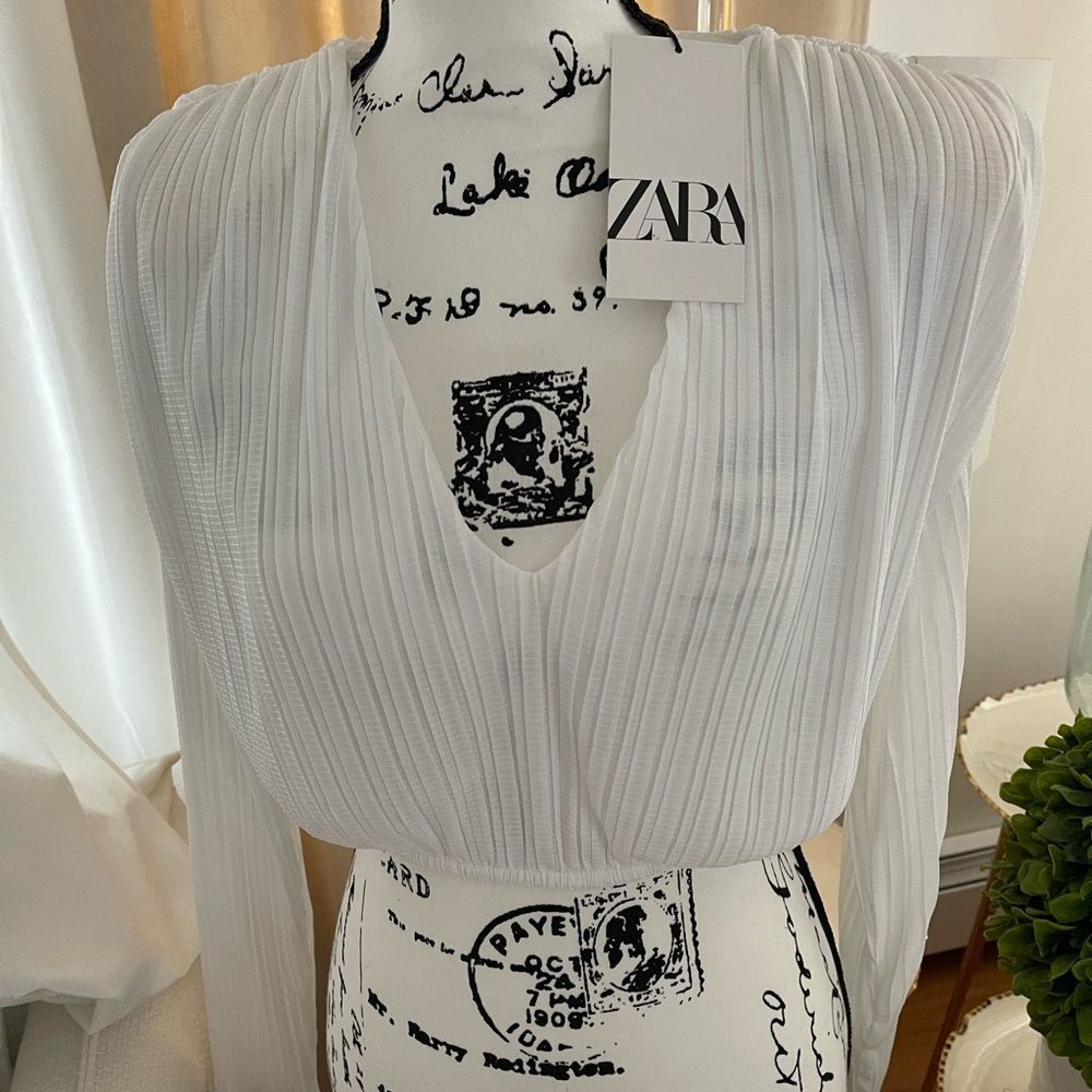 NWT. Zara White long sleeve blouse